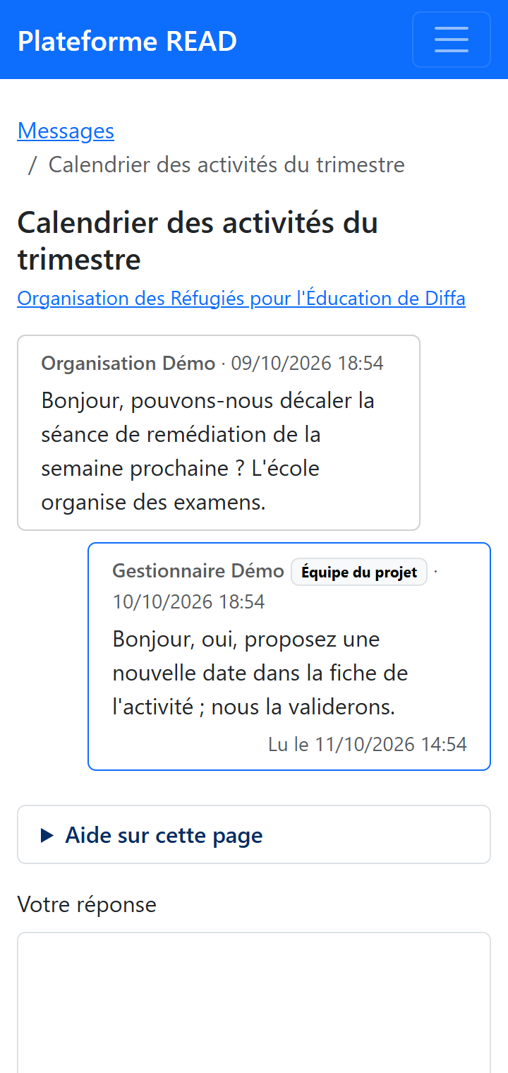 Conversation sur un téléphone